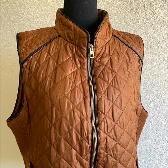 Chico’s • Stylish Quality Tan/Light Brown Rib Trim Quilted Vest - Picture 7 of 14